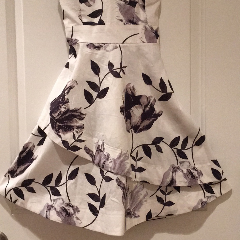 Dress - Picture 3 of 8